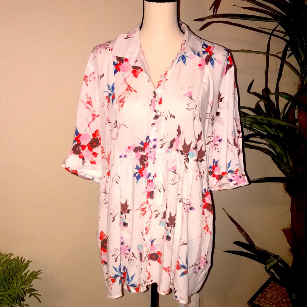 CAFFE MARRAKESH Floral print , buttom down blouse.